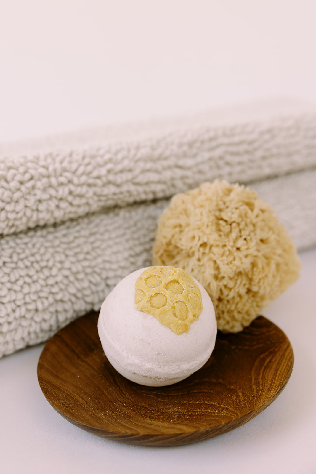 Amber House Soaps Round Bath Bomb